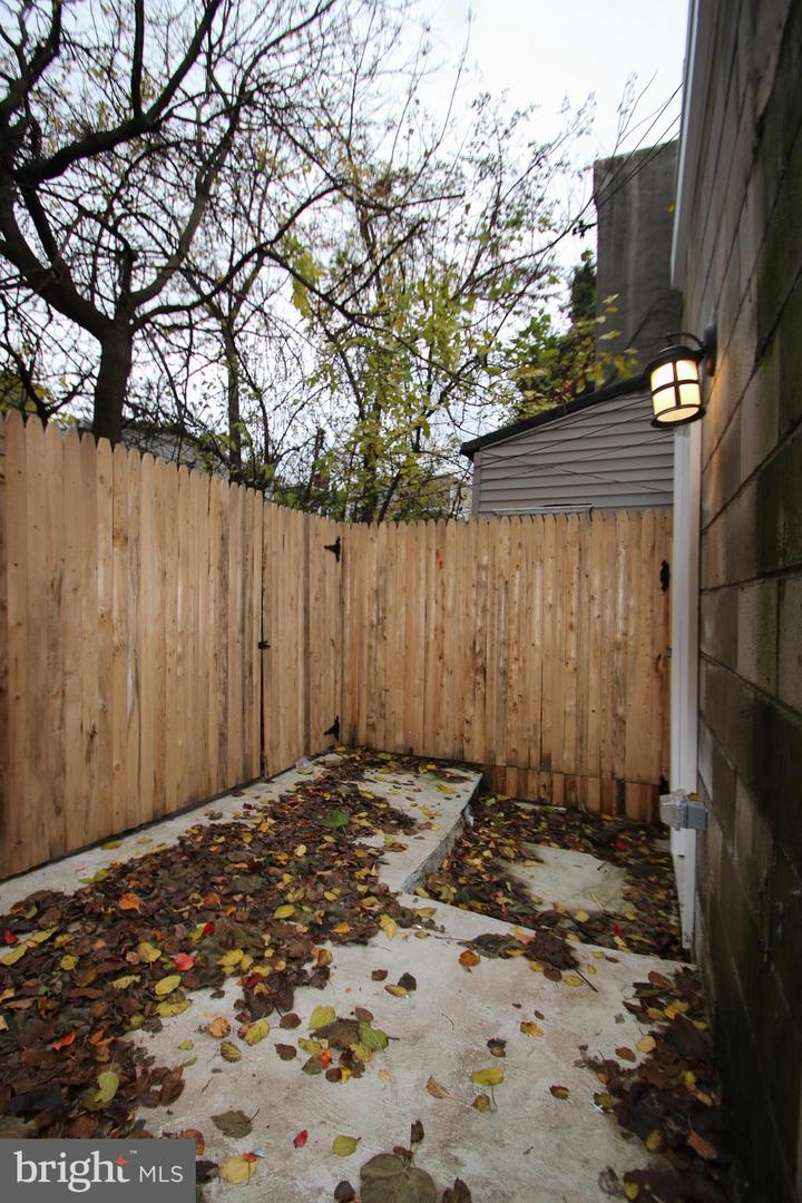 5136 Walnut St Property Photo 17