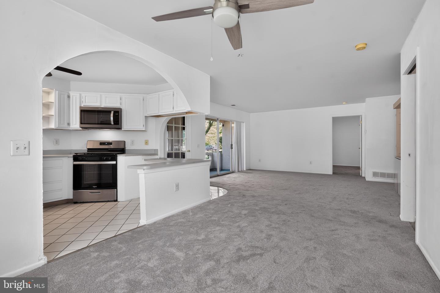 154 Benjamin Ct #g154 Property Photo 6
