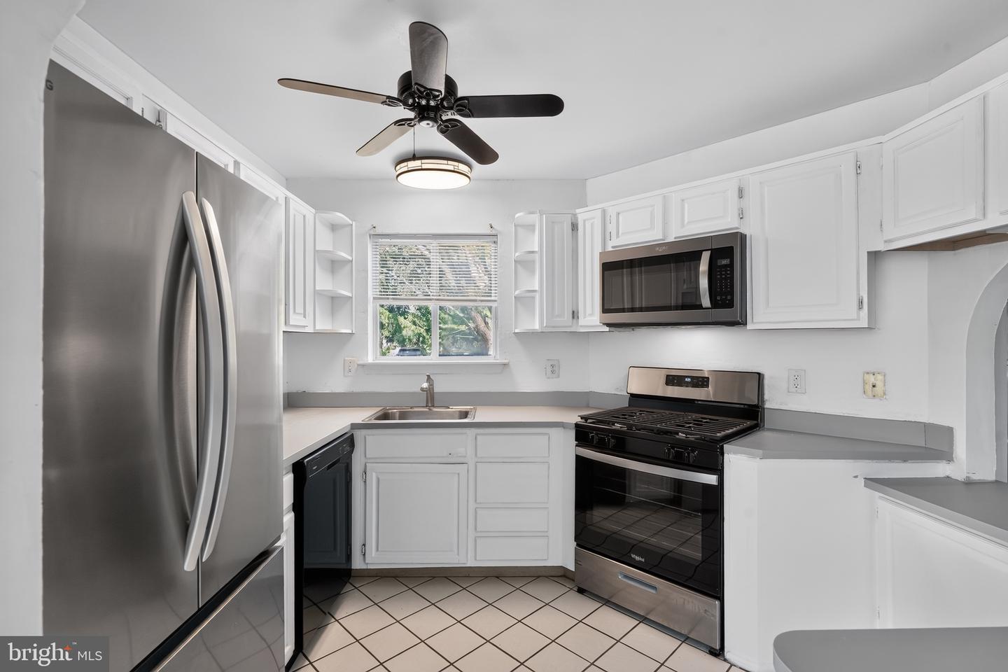 154 Benjamin Ct #g154 Property Photo 8