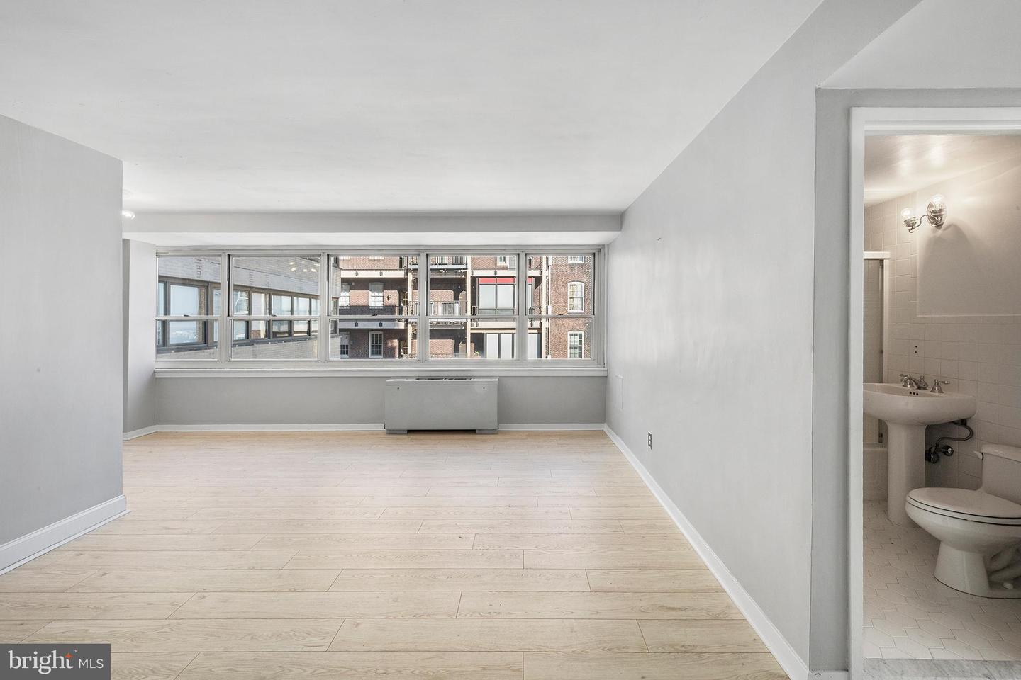 1810 Rittenhouse Sq #1608 Property Photo 3