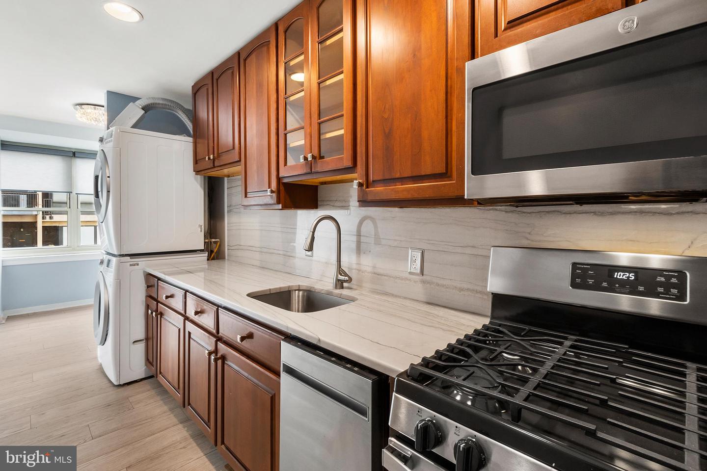 1810 Rittenhouse Sq #1608 Property Photo 9