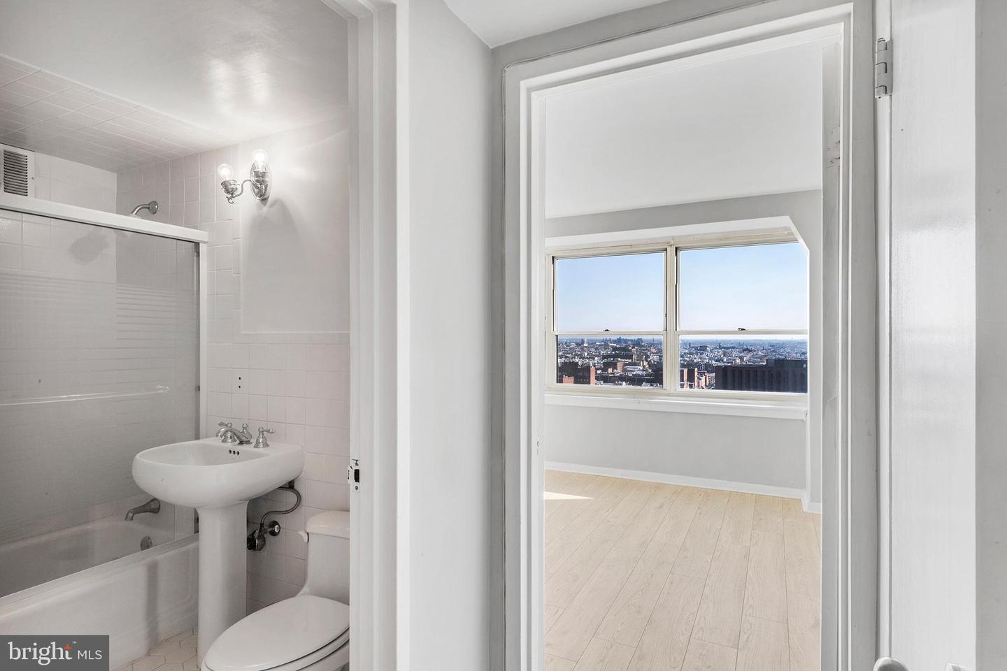1810 Rittenhouse Sq #1608 Property Photo 12