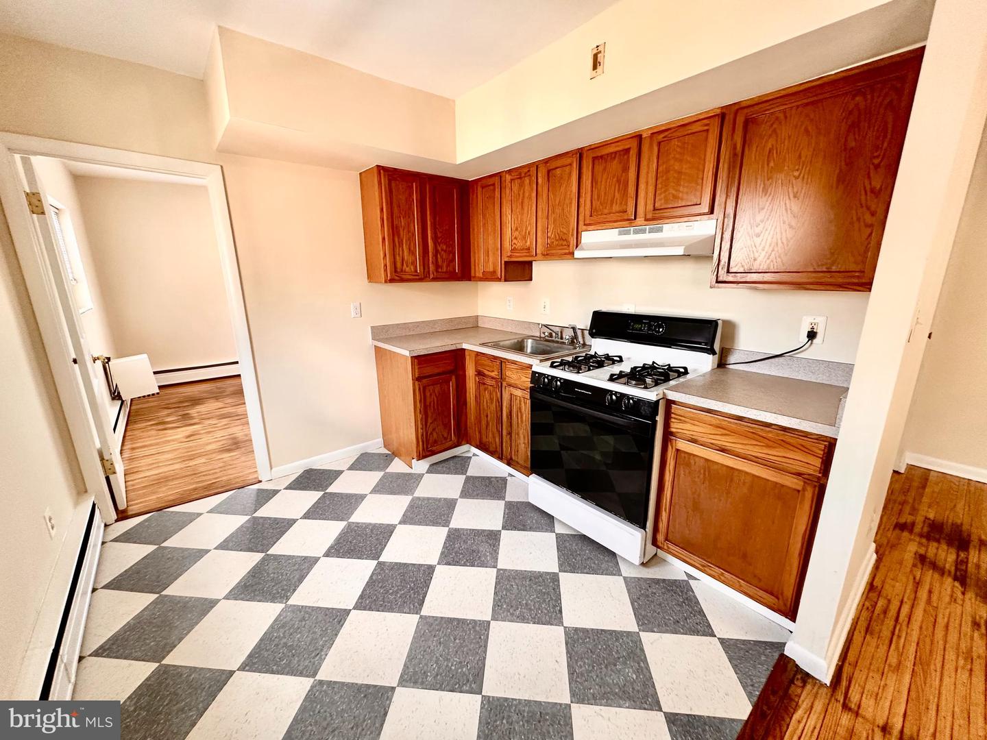 945 E Chelten Ave #3f Property Photo 3