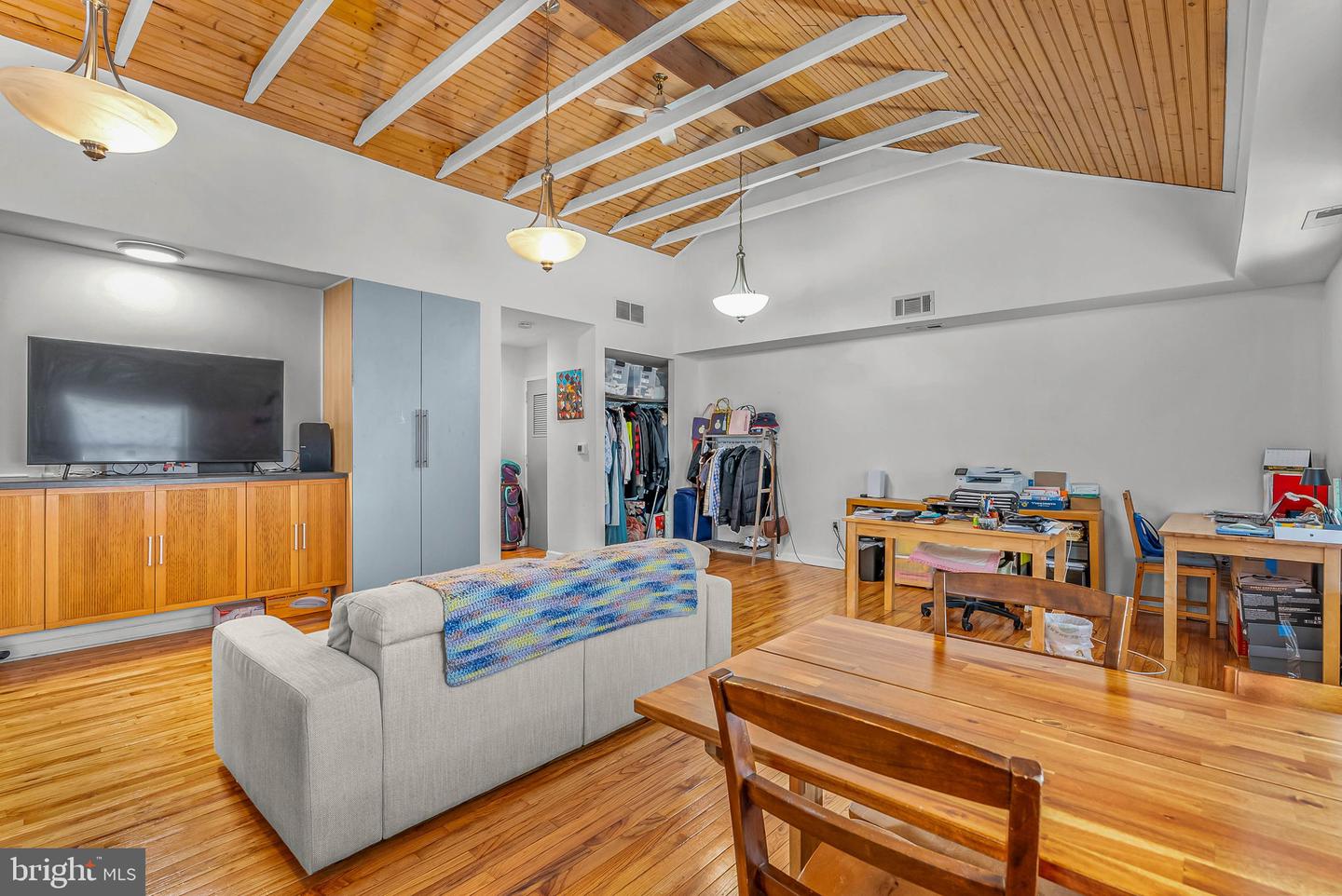 4146 Pechin St Property Photo 3