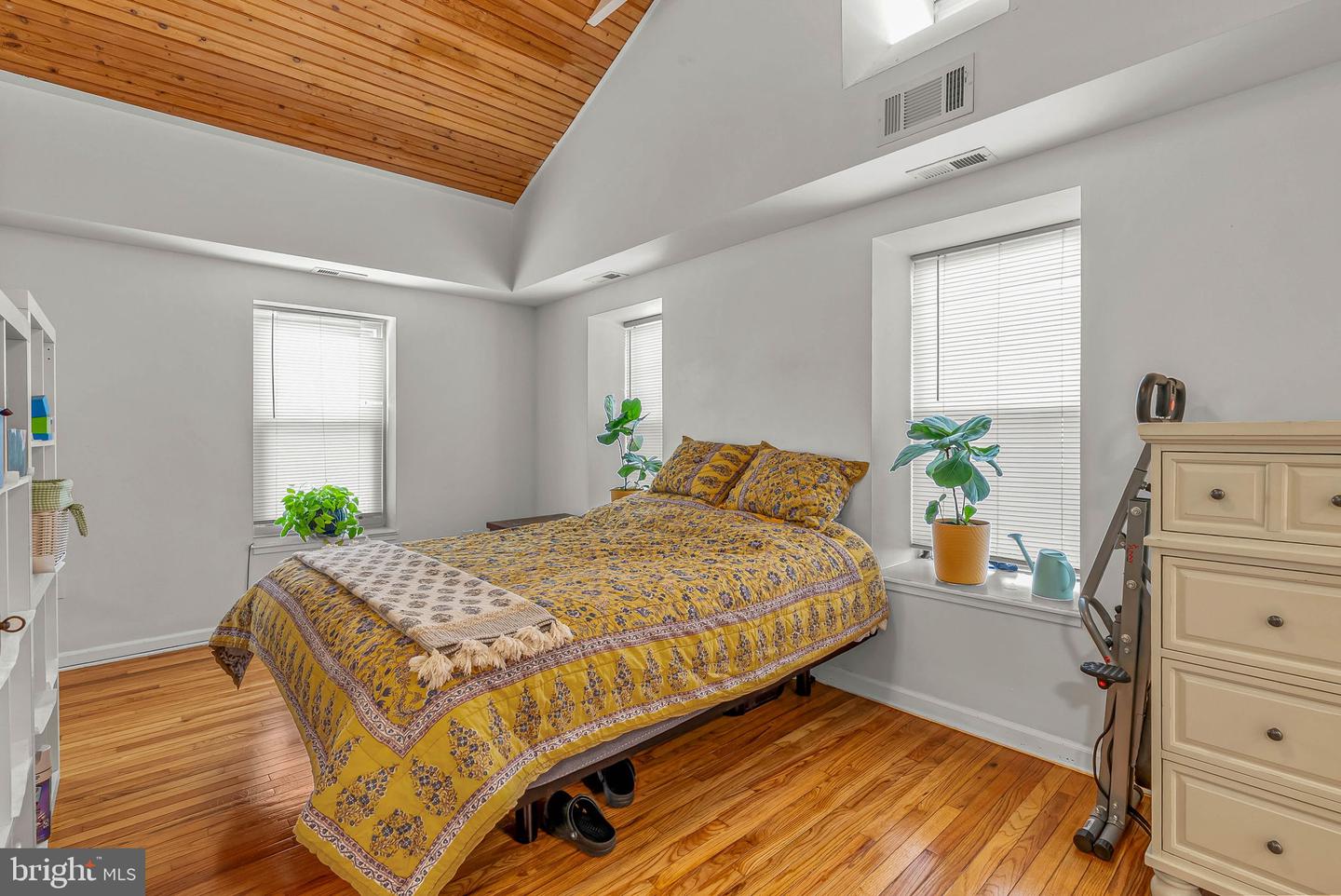 4146 Pechin St Property Photo 4