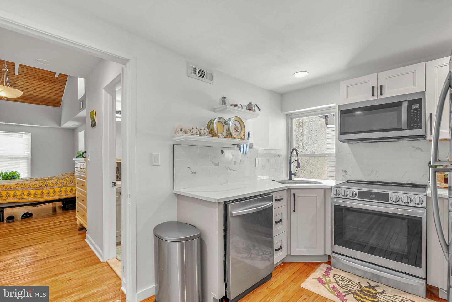 4146 Pechin St Property Photo 8