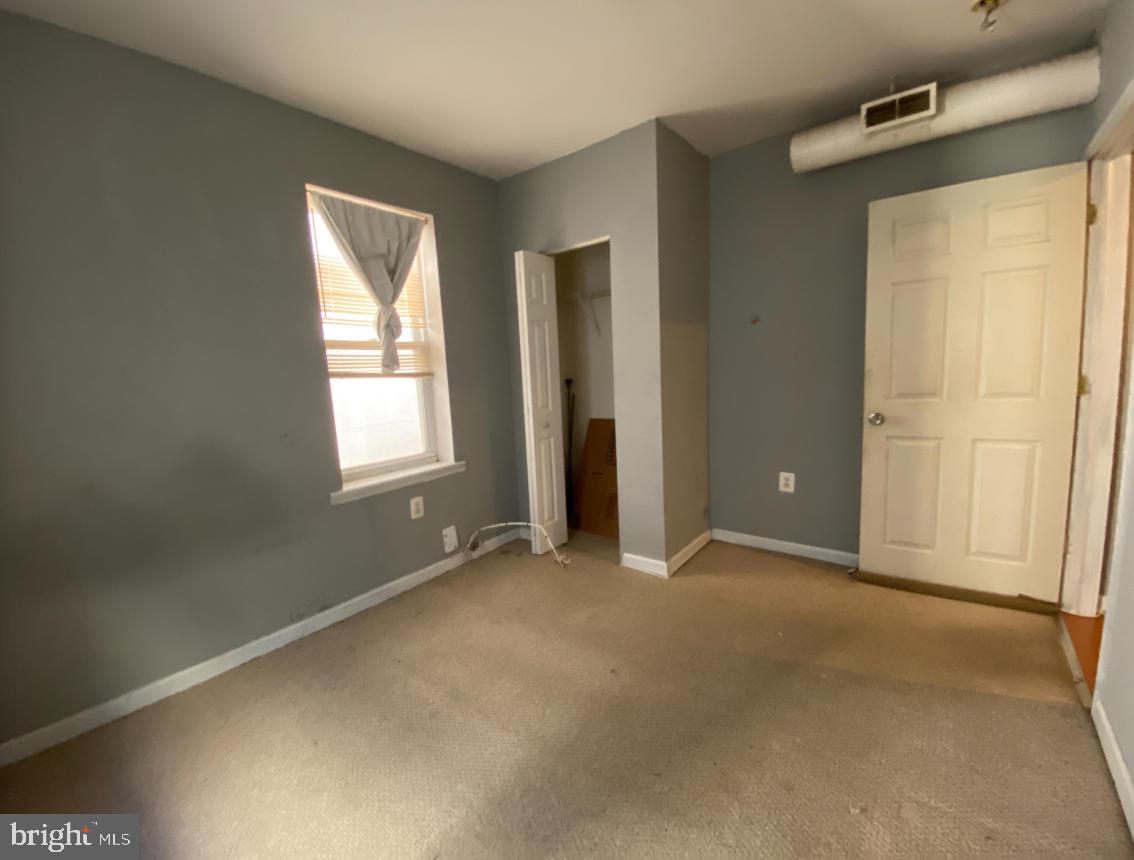 1430 W Master St Property Photo 5