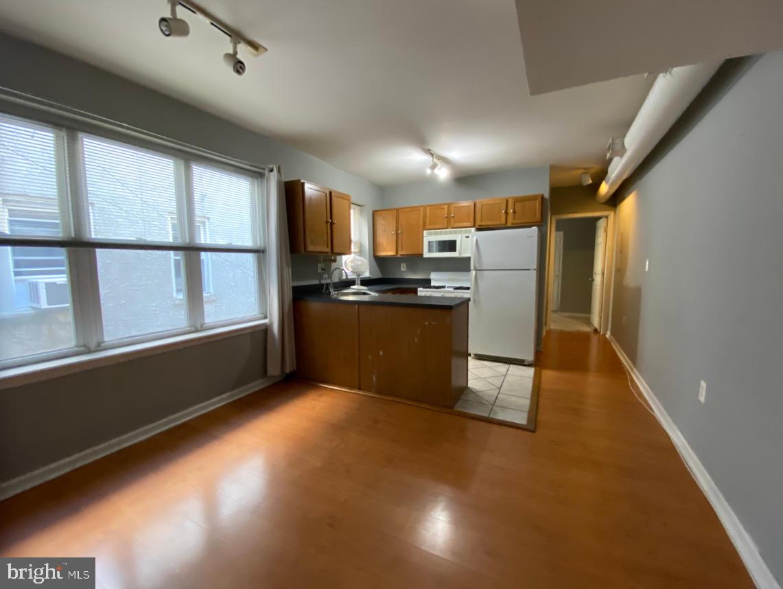 1430 W Master St Property Photo 7