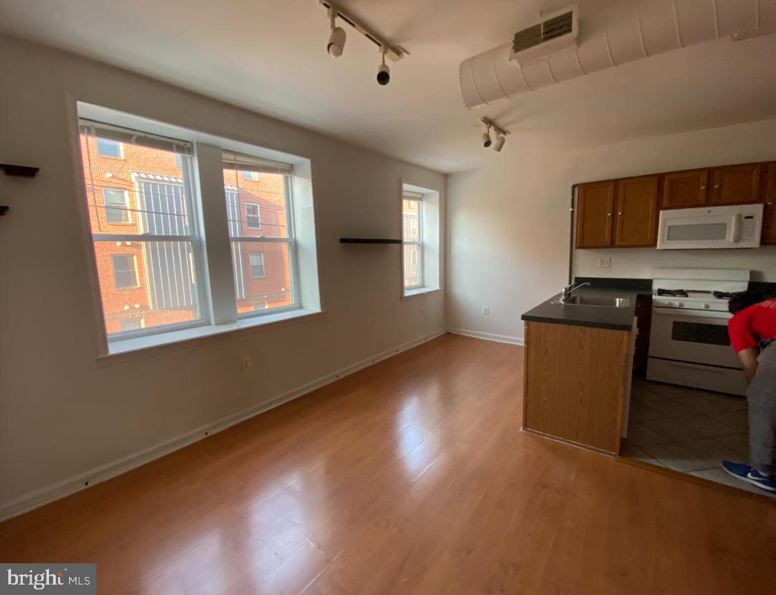 1430 W Master St Property Photo 10