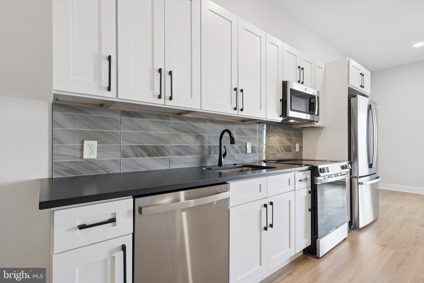 2153 E LEHIGH AVE #502 Property Photo 1