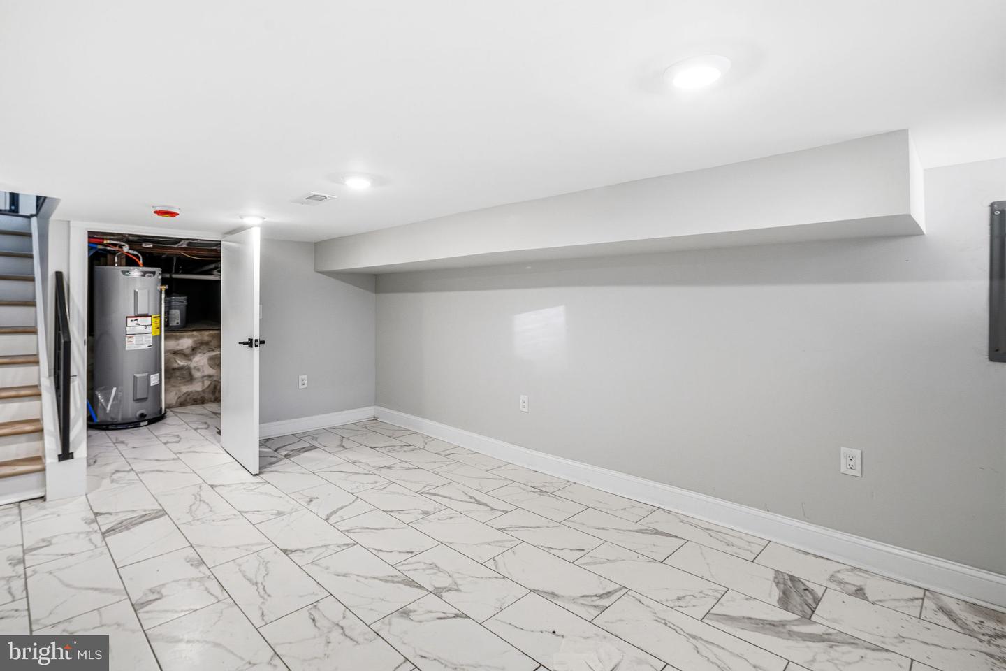 2040 Fernon St Property Photo 17