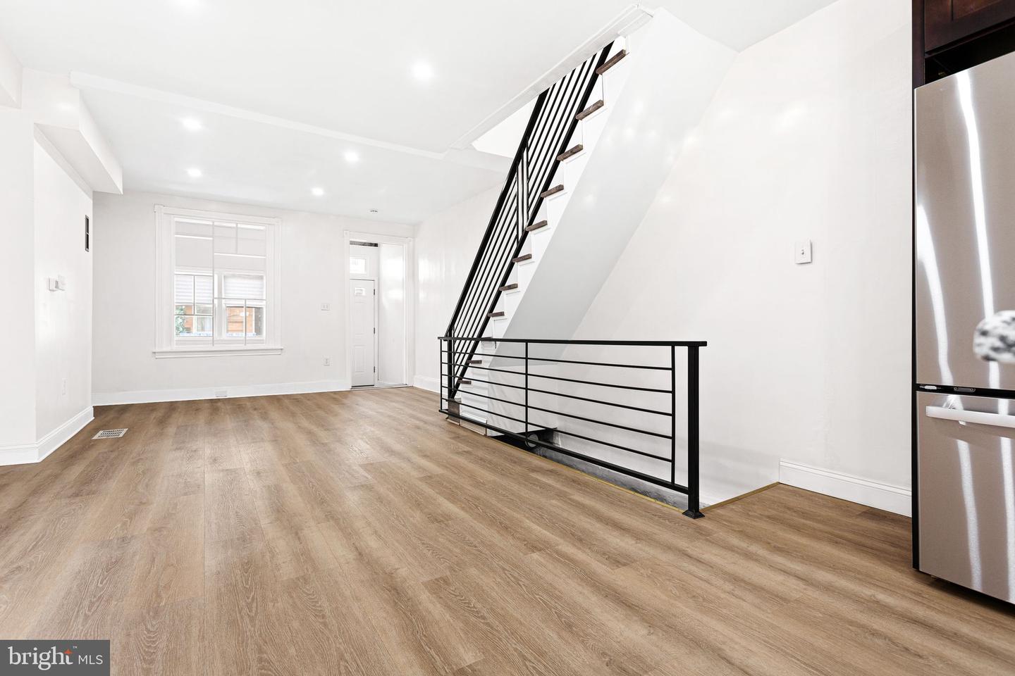 2042 S Cecil St Property Photo 6