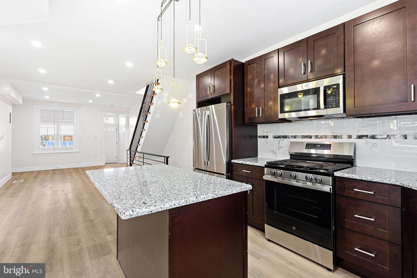 2042 S Cecil St Property Photo 10
