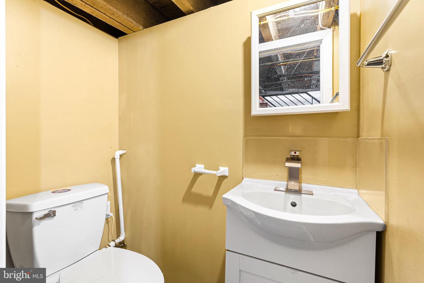 2042 S Cecil St Property Photo 21