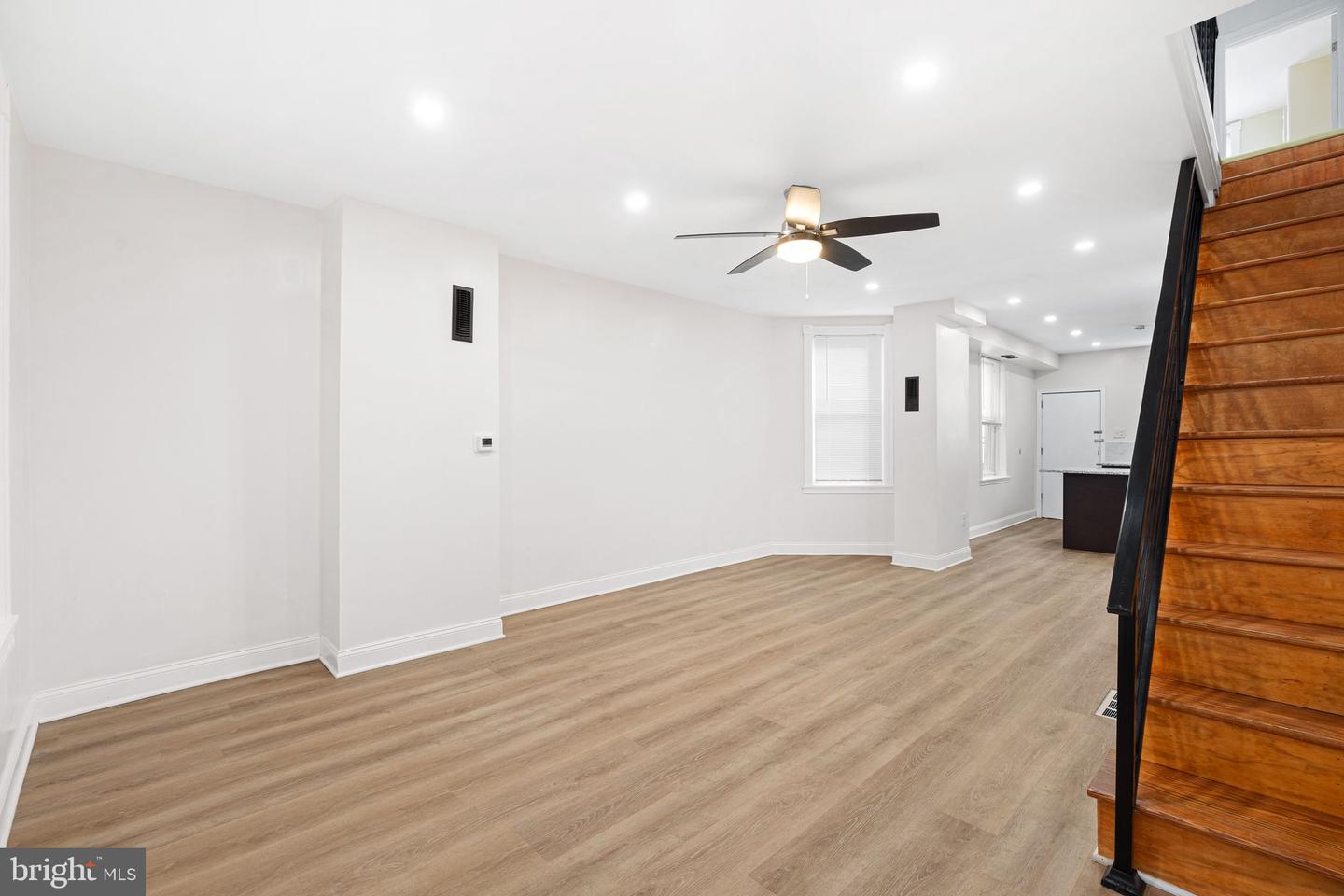 5428 Regent St Property Photo 4