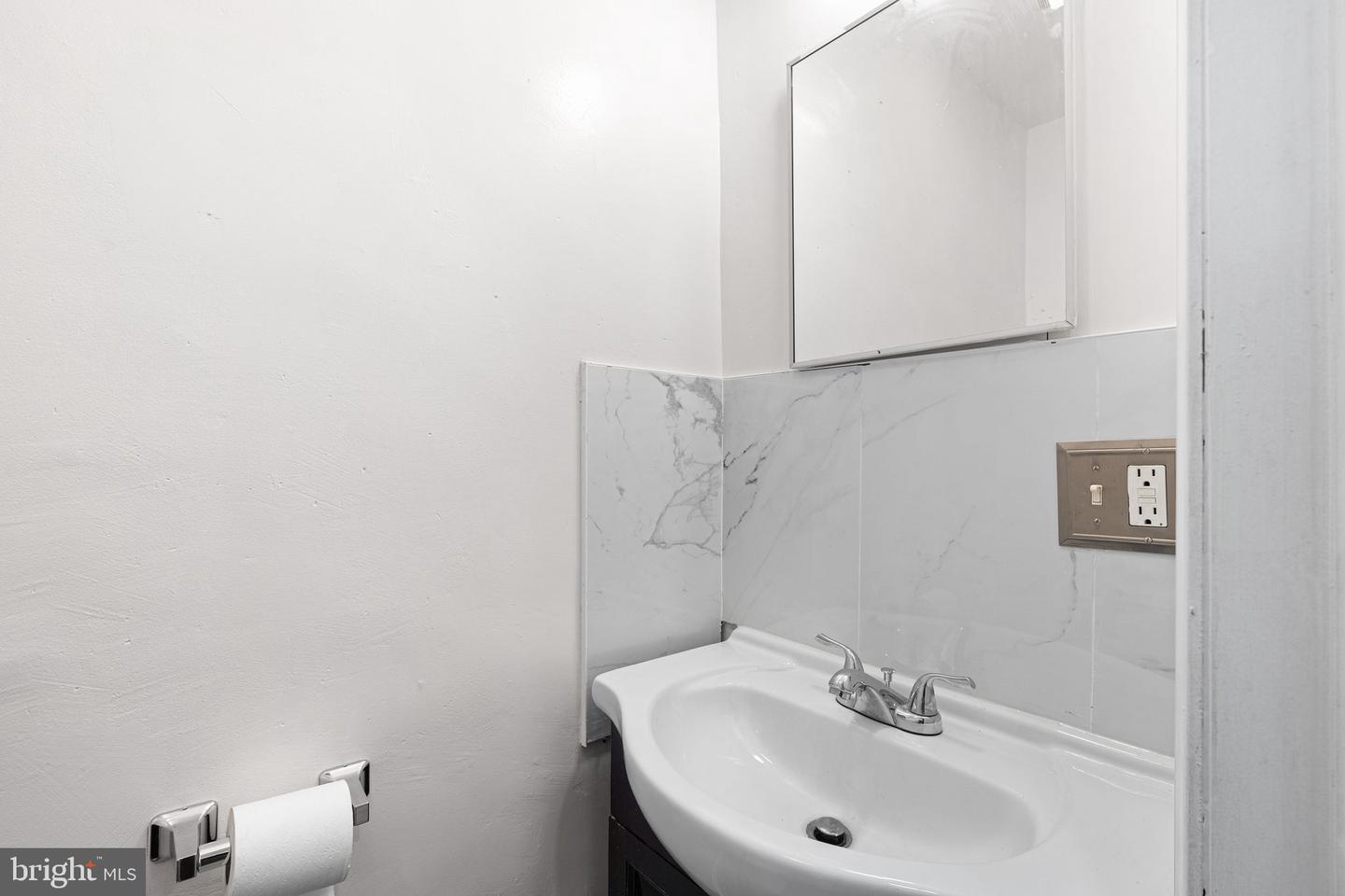 5428 Regent St Property Photo 13
