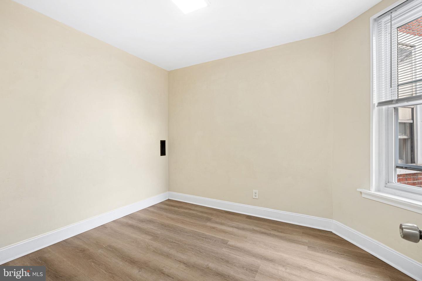 5428 Regent St Property Photo 21
