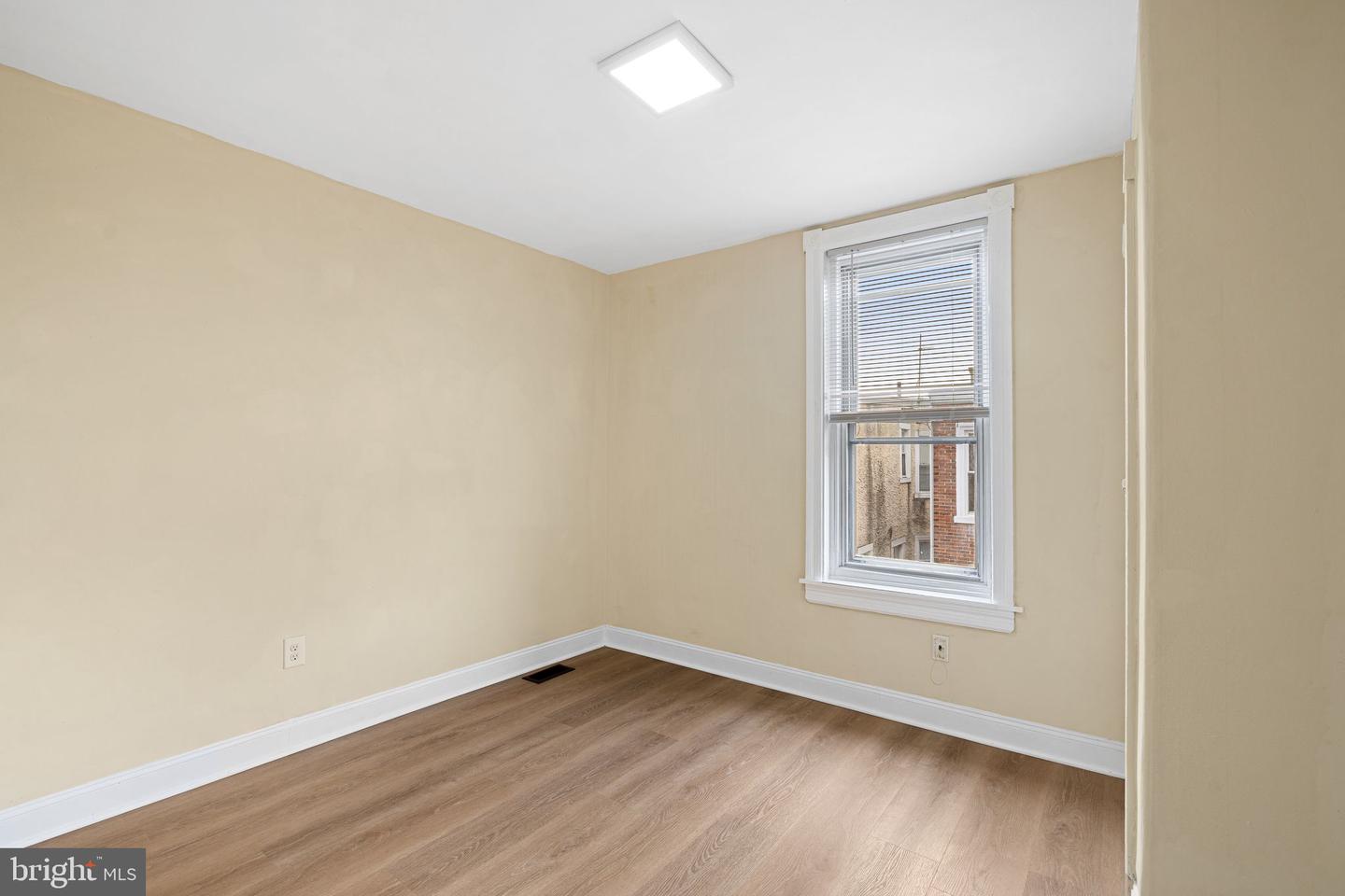 5428 Regent St Property Photo 23