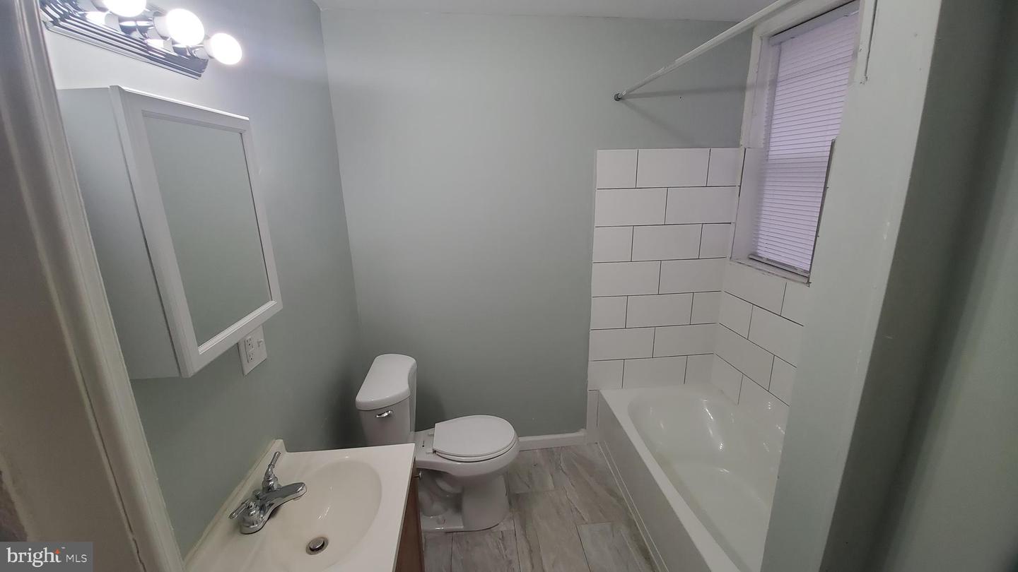 2208 W Venango St Property Photo 5