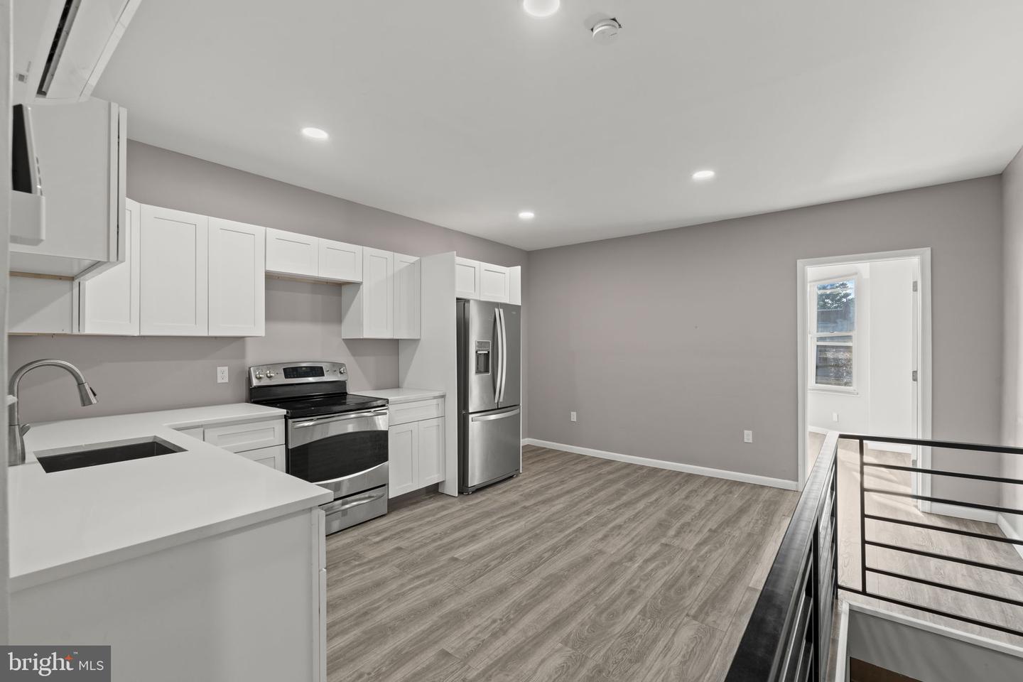 3921 N 7th St Property Photo 4