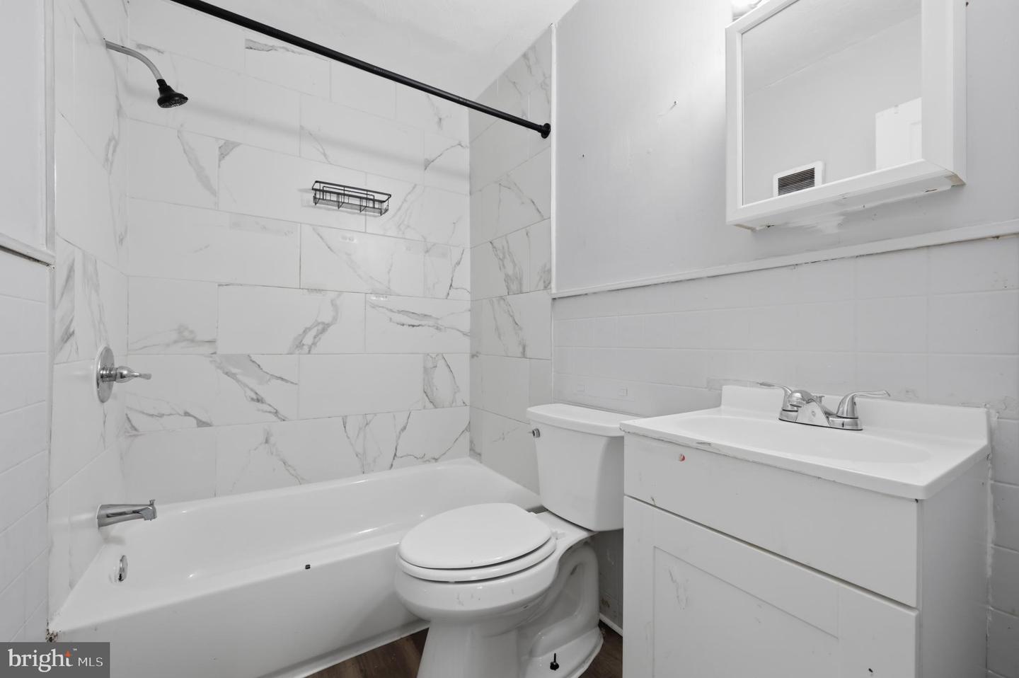 4827-35 N 6th St Property Photo 6