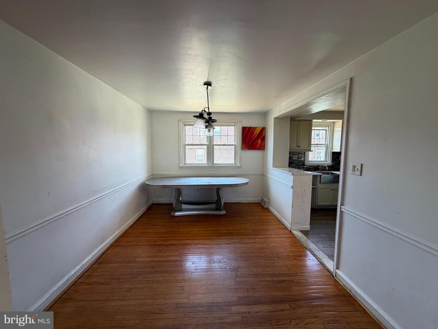 1836 Faunce St Property Photo 2