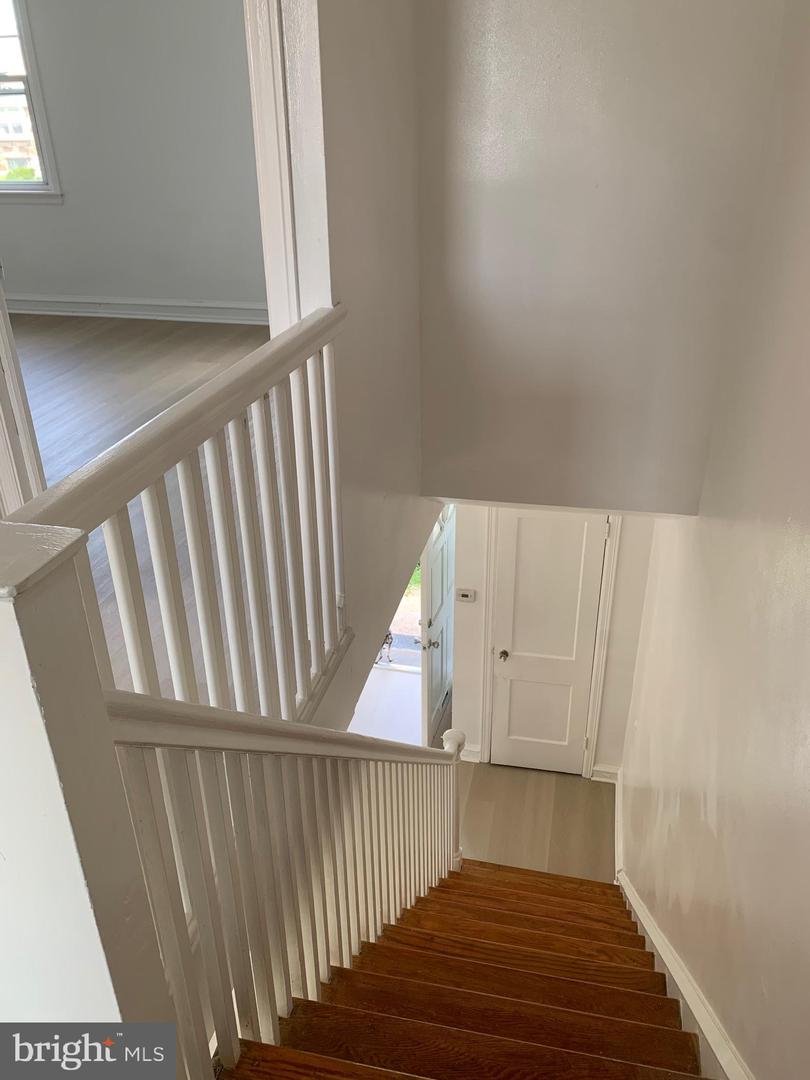 1836 Faunce St Property Photo 7