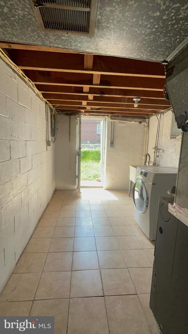 1836 Faunce St Property Photo 24