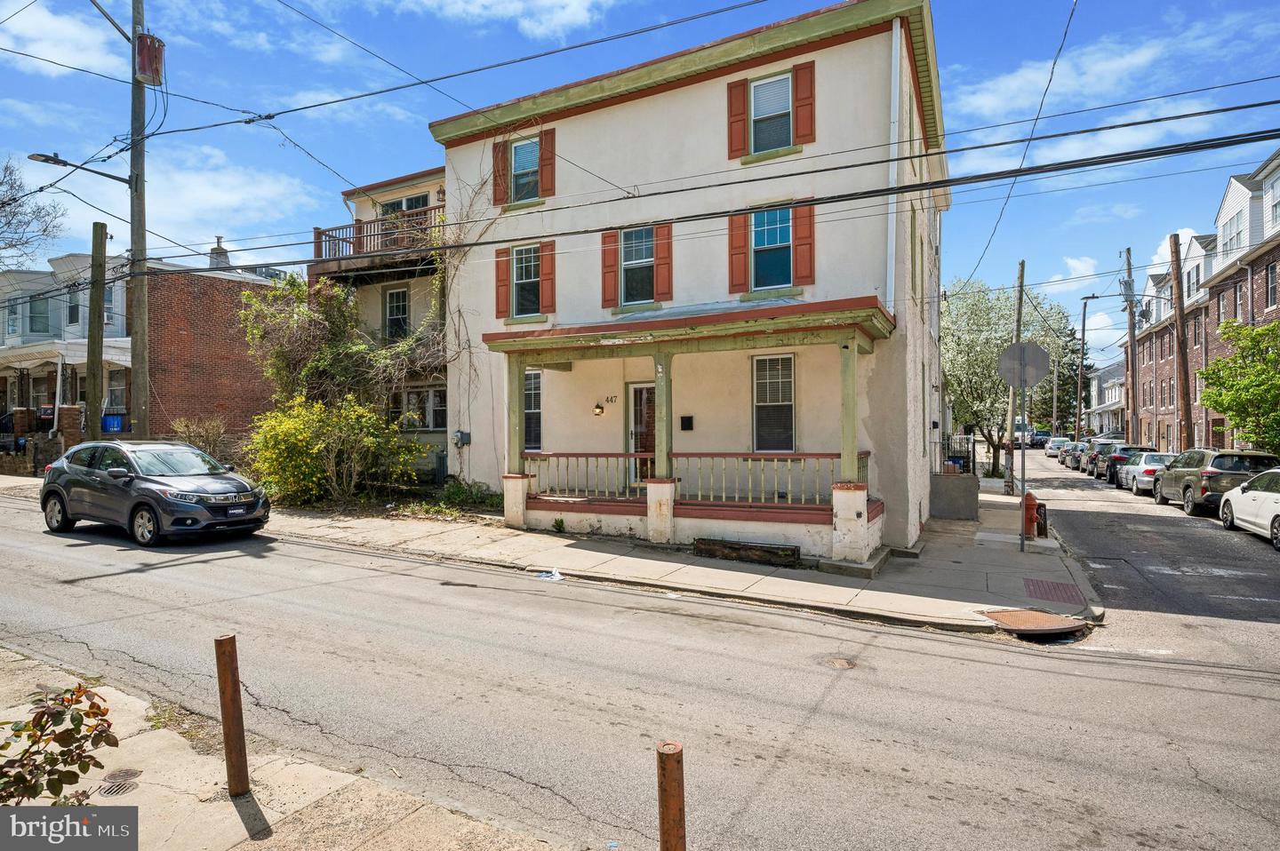 447 Dupont St Property Photo 2