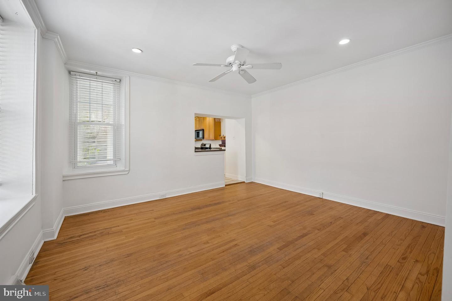 447 Dupont St Property Photo 5