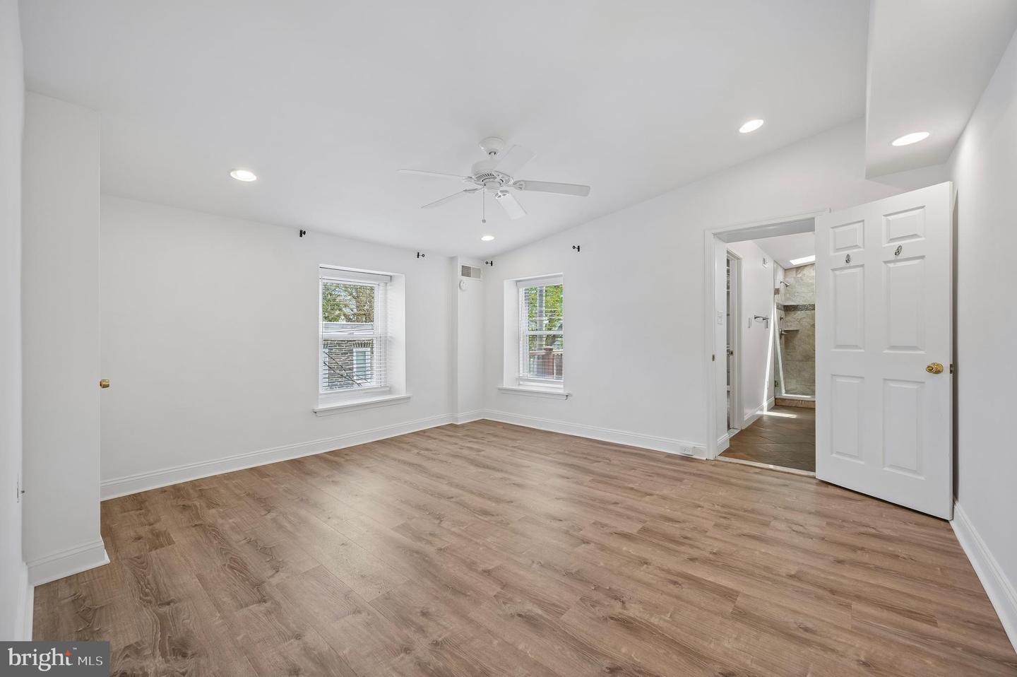 447 Dupont St Property Photo 19