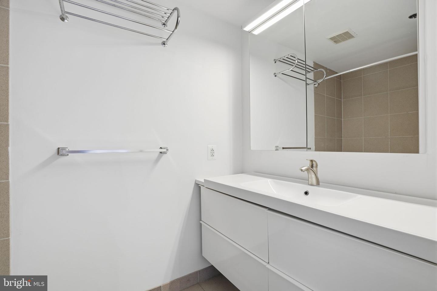 444 N 4th St #407 Property Photo 16