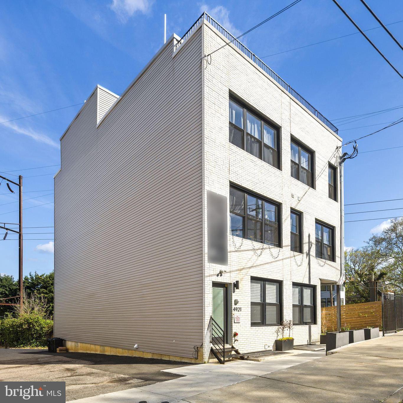 4921 CHESTER AVE Property Photo 1
