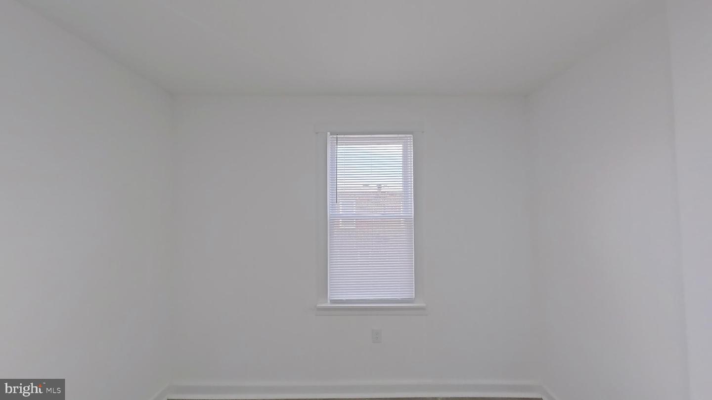 6459 N 16th St #2 Property Photo 8