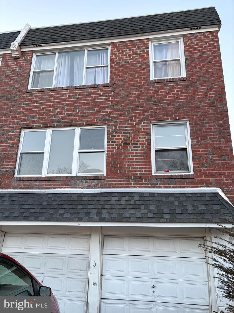 261 RIDGEWAY TER Property Photo 1