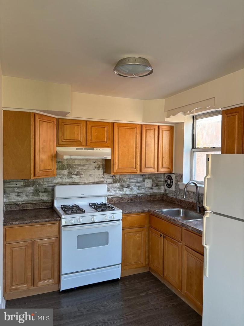 261 Ridgeway Ter Property Photo 2