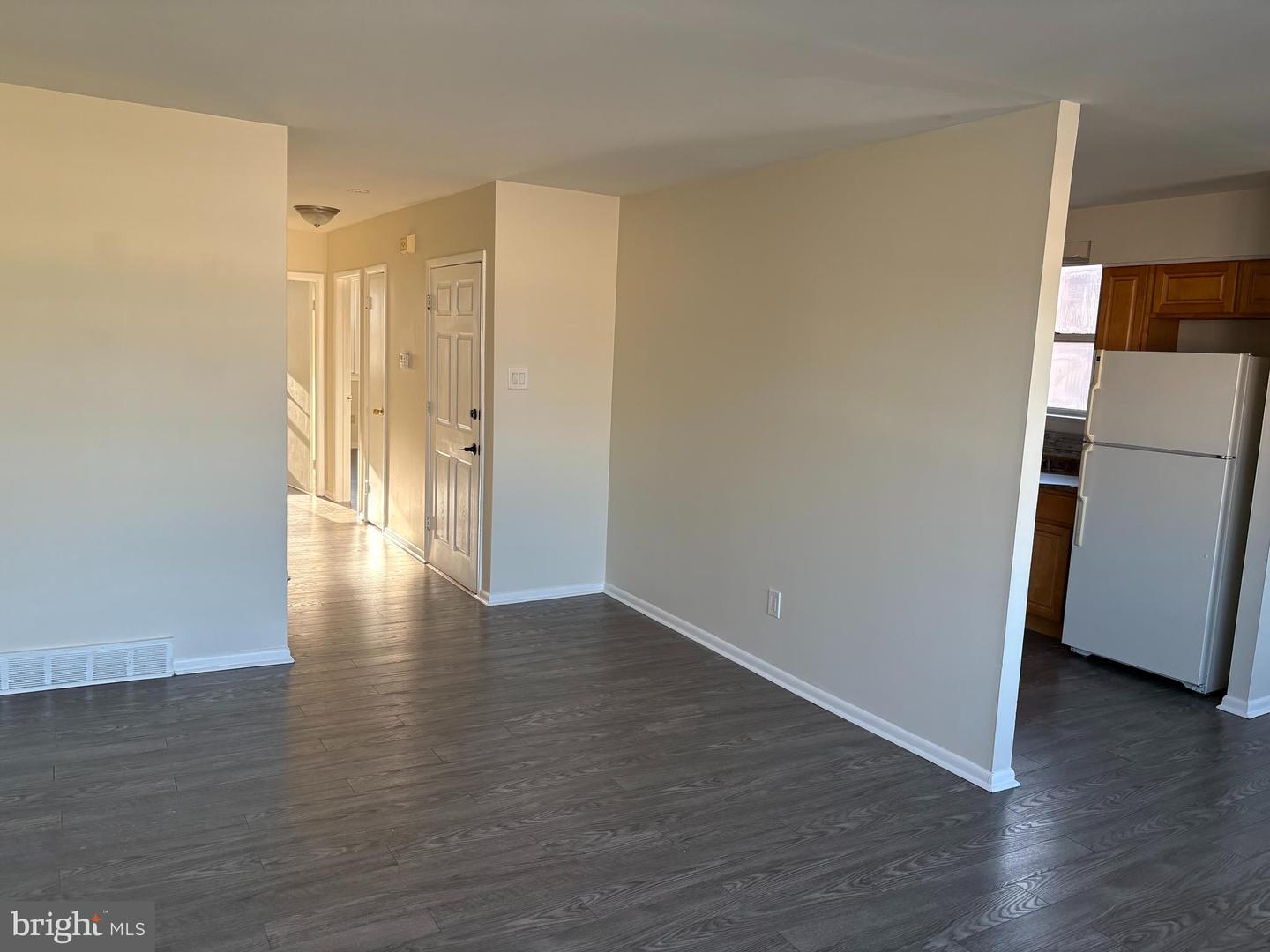 261 Ridgeway Ter Property Photo 4