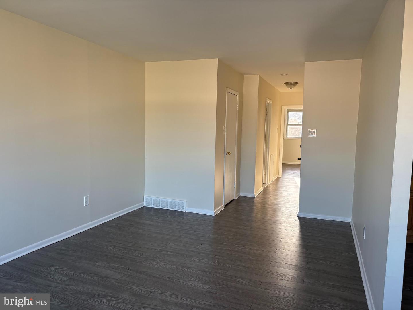 261 Ridgeway Ter Property Photo 5