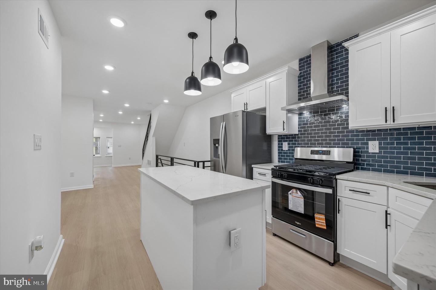 5539 Pine St Property Photo 1