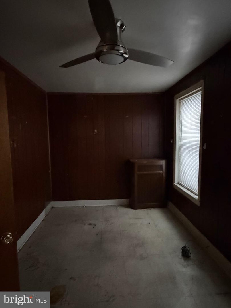 5219 Warren St Property Photo 10