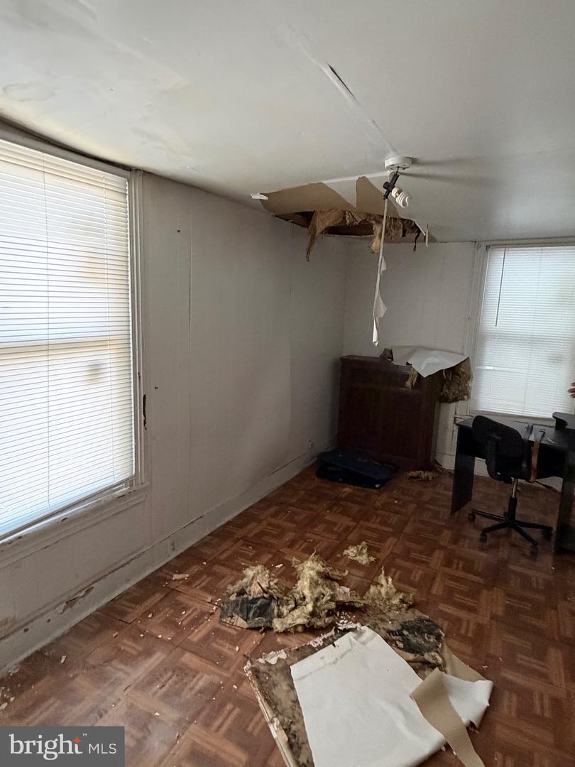5219 Warren St Property Photo 17