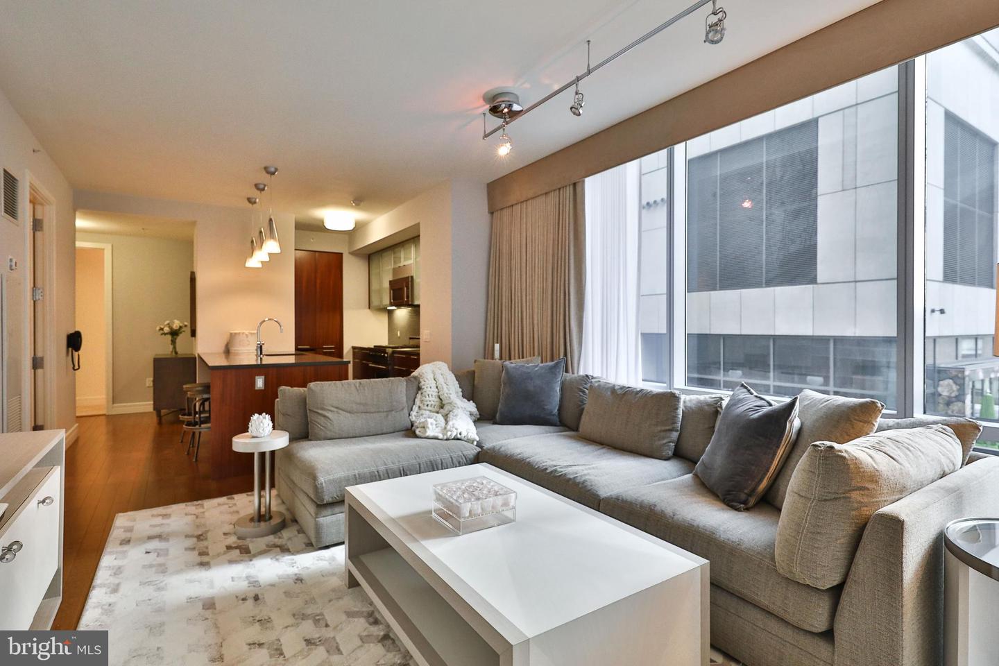 1414-00 S Penn Sq #11h Property Photo 4
