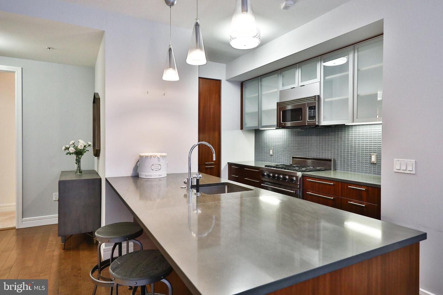 1414-00 S Penn Sq #11h Property Photo 7