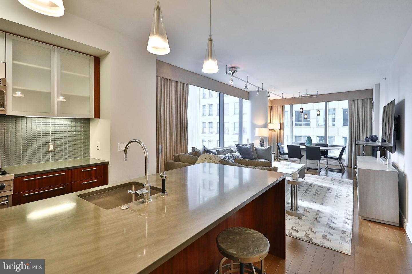 1414-00 S Penn Sq #11h Property Photo 8