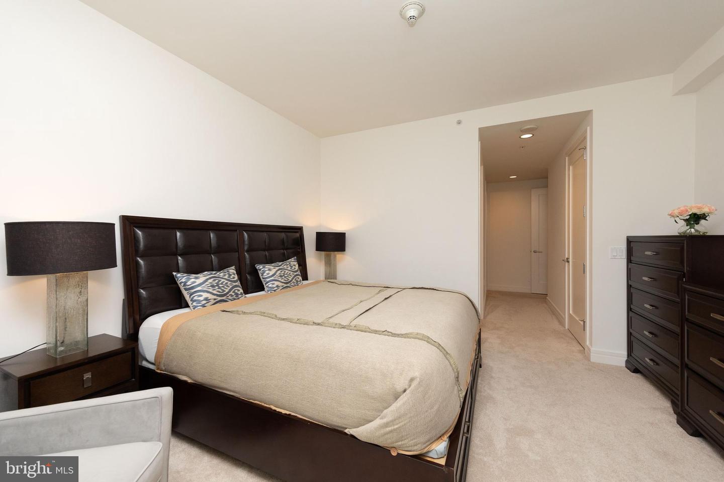 1414-00 S Penn Sq #11h Property Photo 13