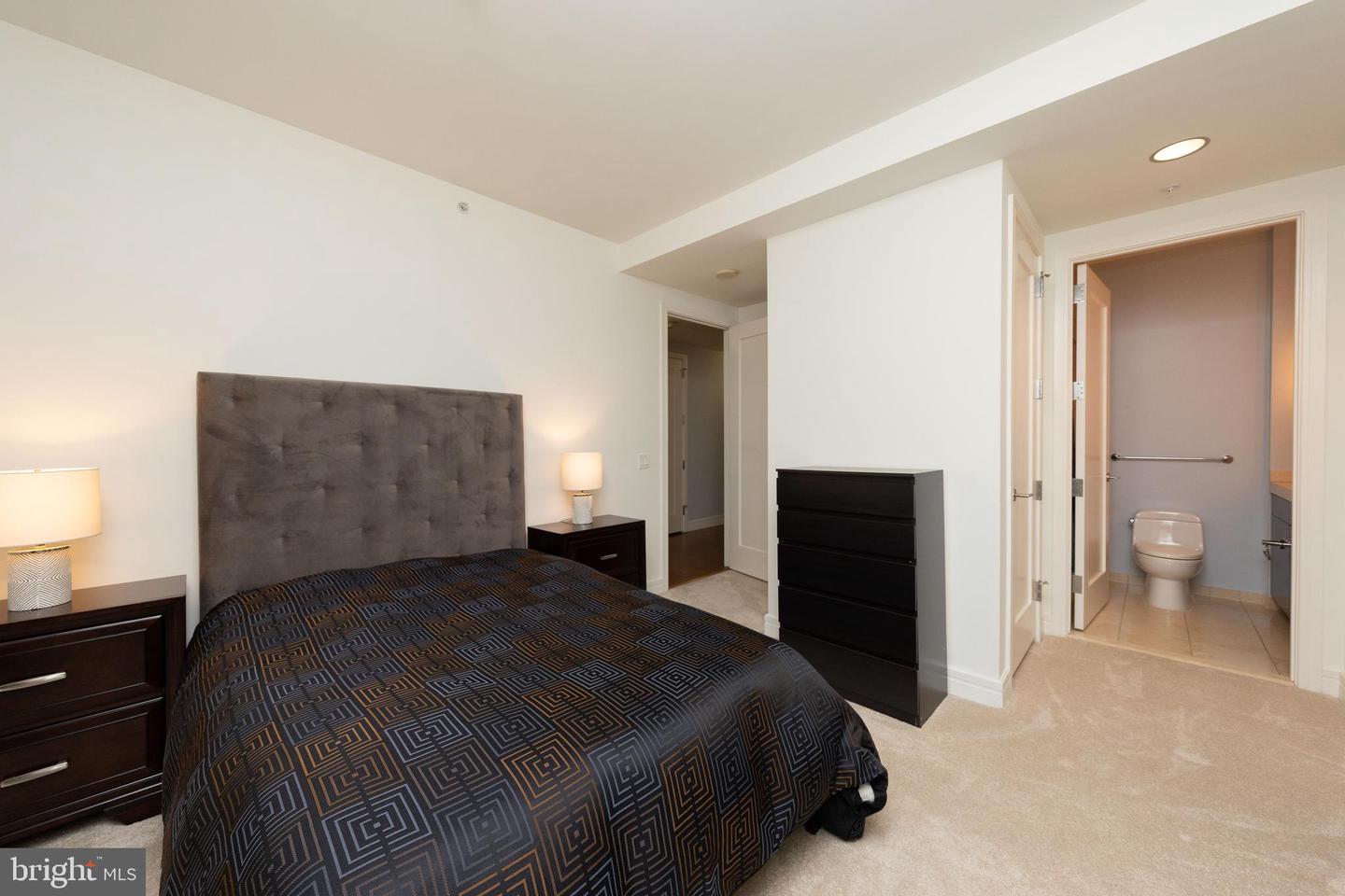 1414-00 S Penn Sq #11h Property Photo 19