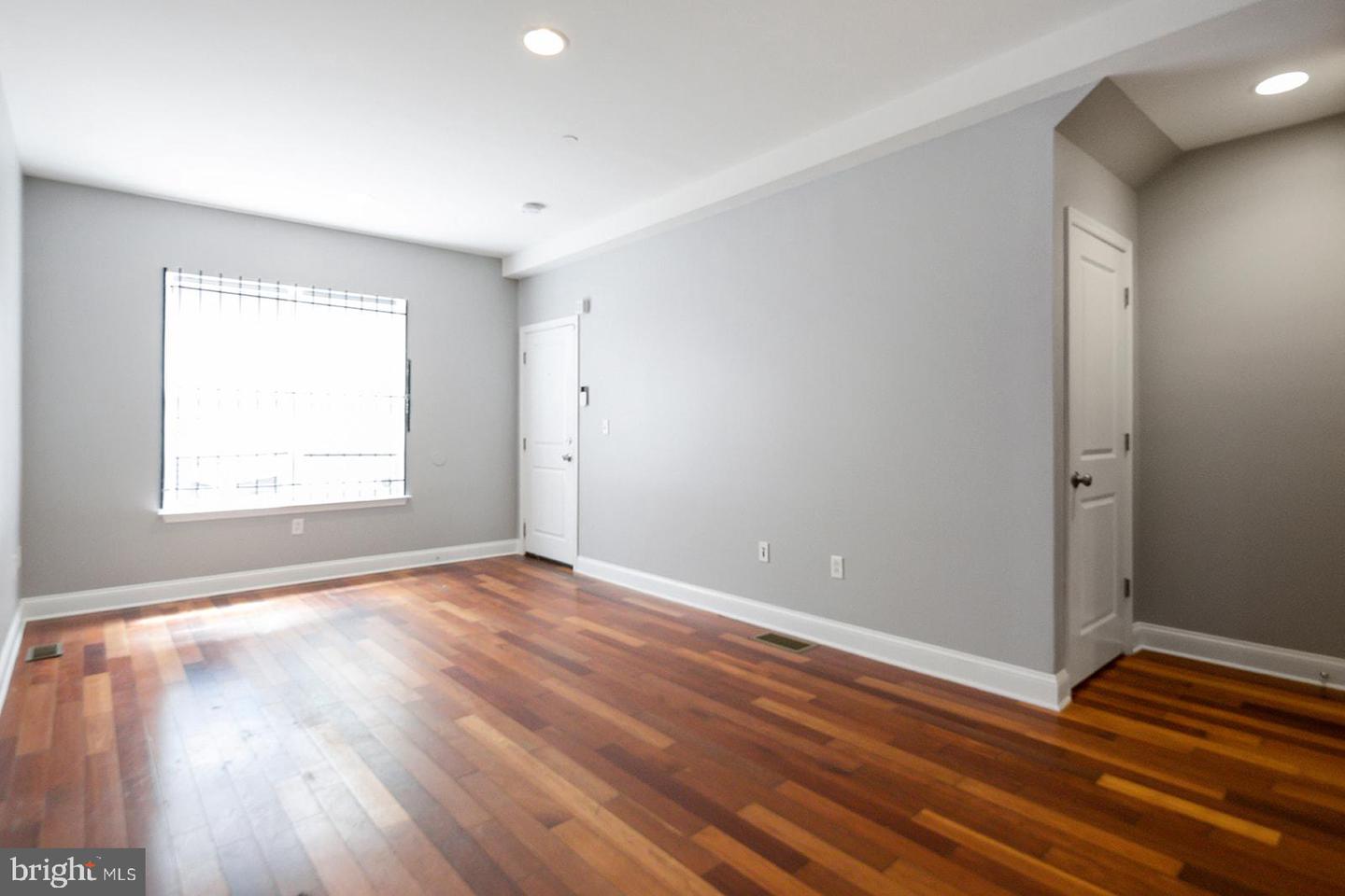 1940 N Gratz St #1 Property Photo 3