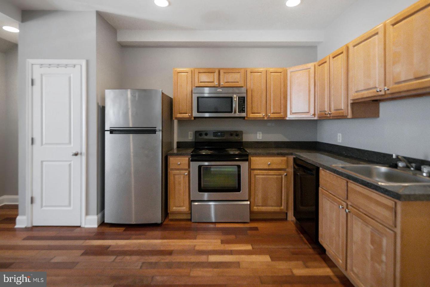 1940 N Gratz St #1 Property Photo 6