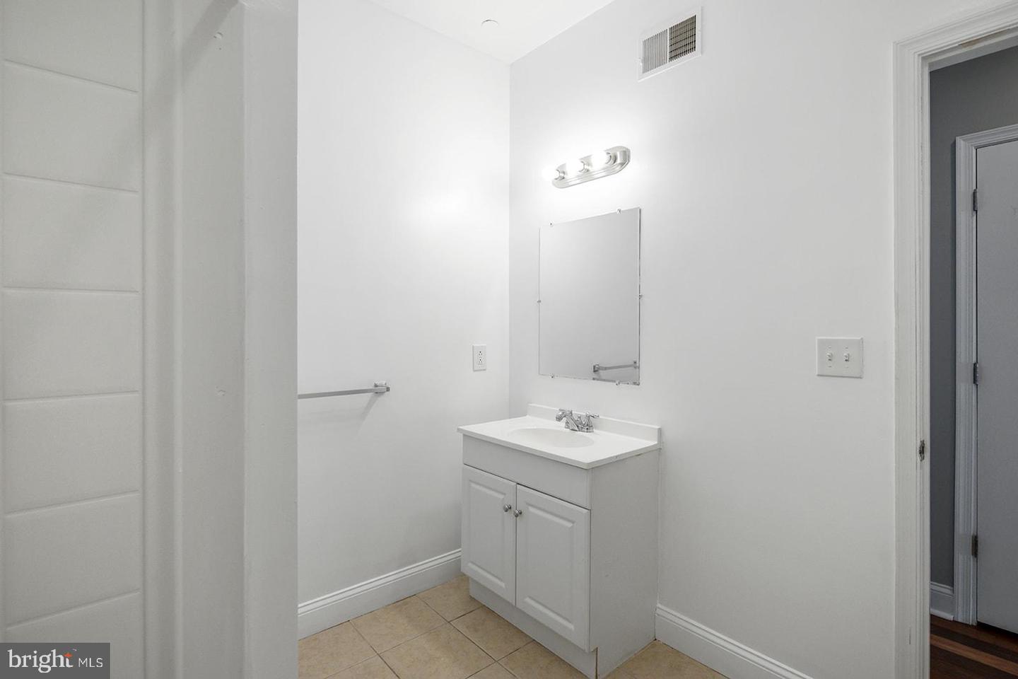 1940 N Gratz St #1 Property Photo 10