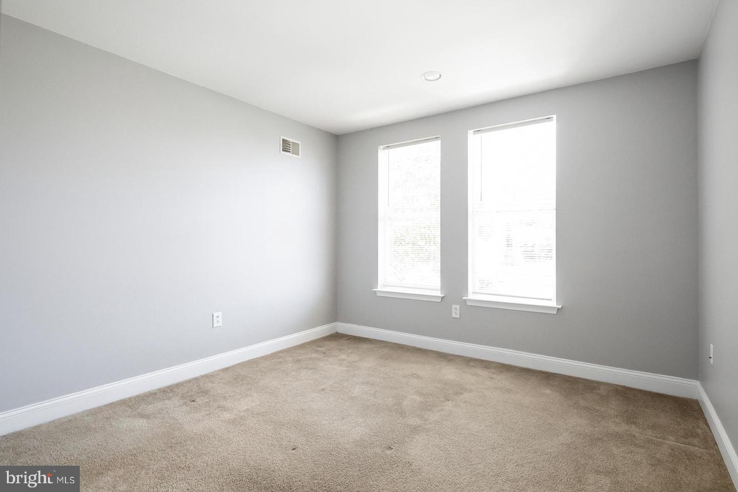 1940 N Gratz St #1 Property Photo 16